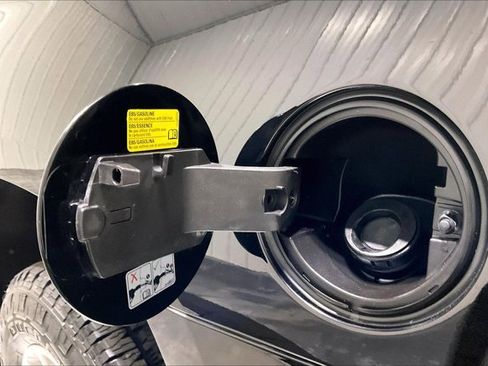 Used 2020 GMC Yukon SLT image 43