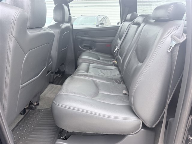 Used 2004 GMC Sierra 2500 SLT w/ Heavy-Duty Power Package AWD/4WD image 11