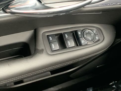 Certified 2025 Cadillac XT6 Premium Luxury image 23