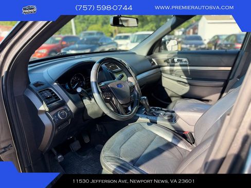 Used 2018 Ford Explorer XLT w/ Equipment Group 202A AWD/4WD image 16