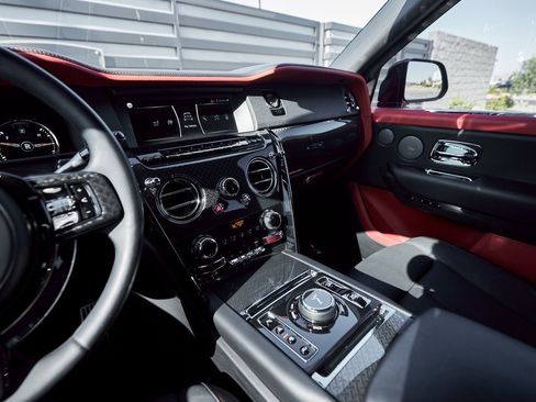 Used 2022 Rolls-Royce Cullinan Black Badge image 66