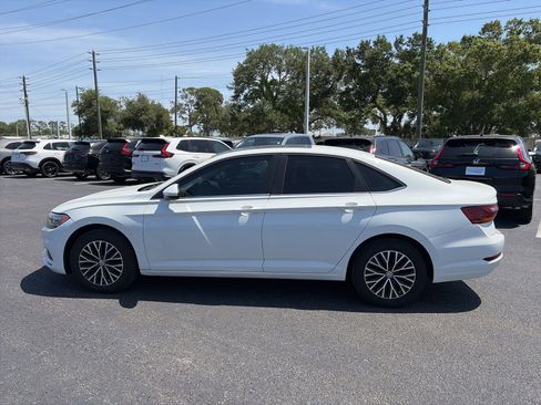 Used 2019 Volkswagen Jetta SE image 4
