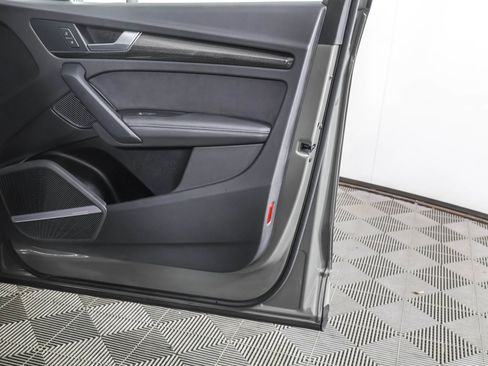 Used 2023 Audi SQ5 Premium Plus w/ Premium Plus Package image 50