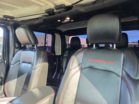 Used 2020 Jeep Gladiator Rubicon image 12