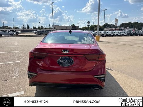 Used 2021 Kia Forte LXS FWD image 8