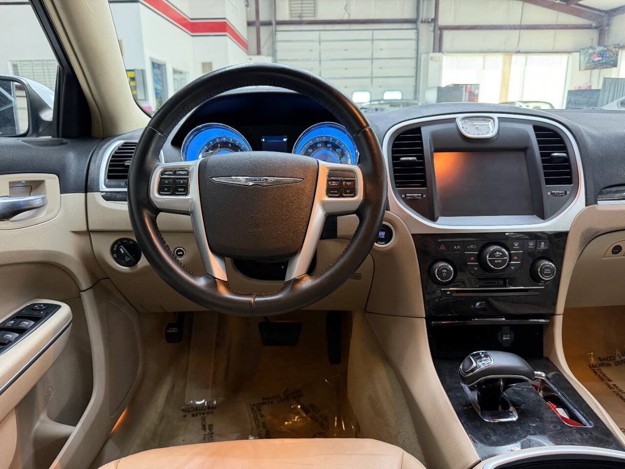 Used 2014 Chrysler 300 w/ Driver Convenience Group RWD image 21