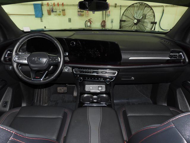 Used 2025 Chevrolet Traverse Z71 w/ Driver Confidence Package AWD/4WD image 32
