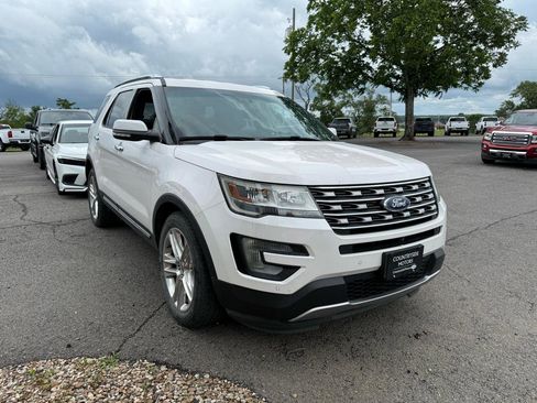 Used 2017 Ford Explorer Limited FWD image 4