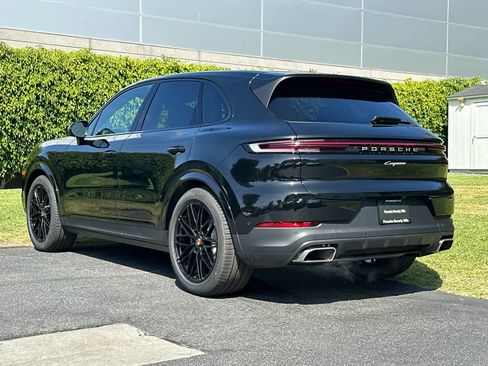 New 2026 Porsche Cayenne AWD/4WD image 3