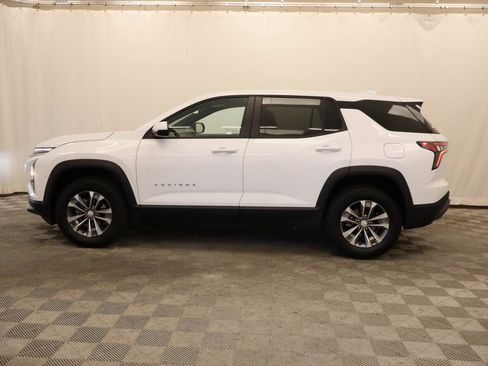 Used 2026 Chevrolet Equinox LT AWD/4WD image 2