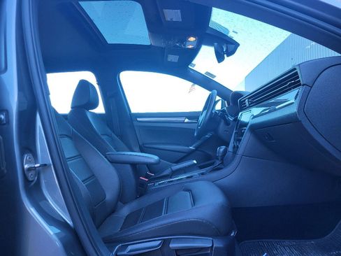 Used 2021 Volkswagen Passat 2.0T R-Line image 12