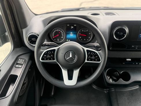 Used 2024 Mercedes-Benz Sprinter 2500 image 20