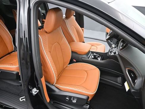 New 2026 Chrysler Pacifica Pinnacle AWD/4WD image 19