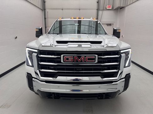 New 2026 GMC Sierra 2500 SLT w/ SLT Premium Package image 2