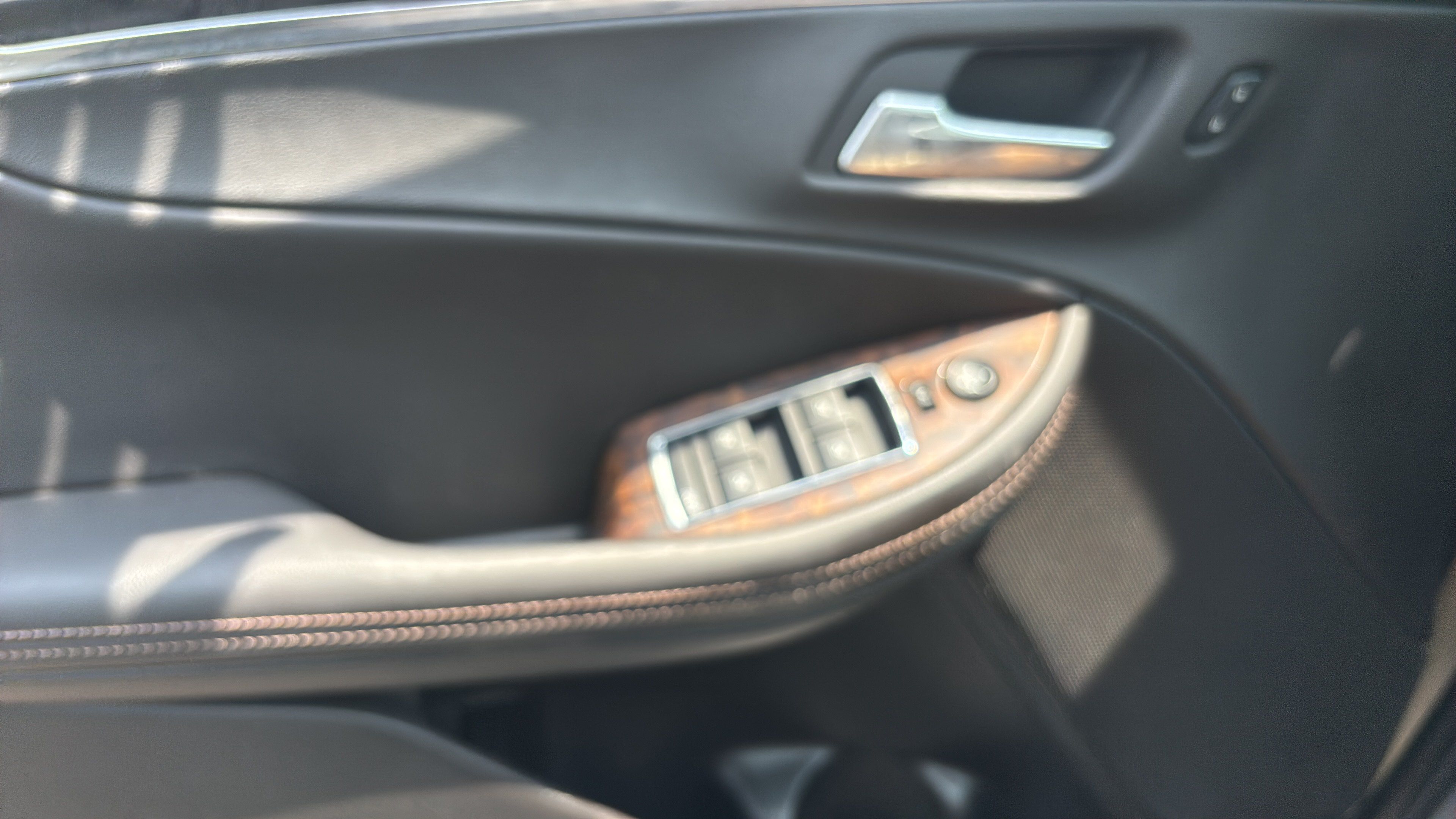 Used 2014 Chevrolet Impala LT w/ Premium Seating Package FWD image 18