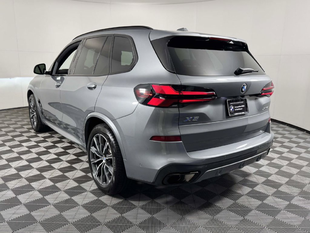 Used 2026 BMW X5 xDrive40i w/ M Sport Package AWD/4WD image 8