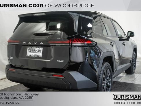Used 2026 Toyota RAV4 XLE Premium w/ Panoramic Sun Roof Package AWD/4WD image 5
