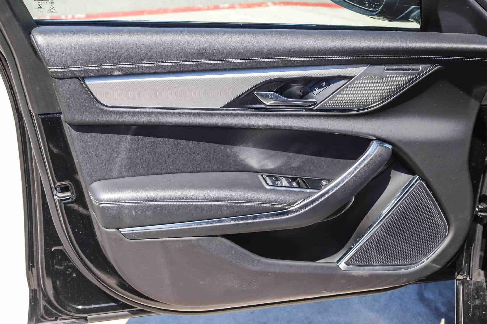 Used 2024 Jaguar XF R-Dynamic SE RWD image 21