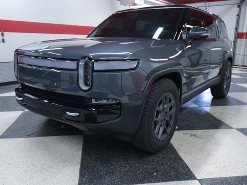Used 2024 Rivian R1S Adventure Dual AWD/4WD image 5
