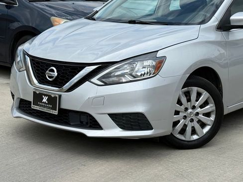 Used 2019 Nissan Sentra FWD image 2
