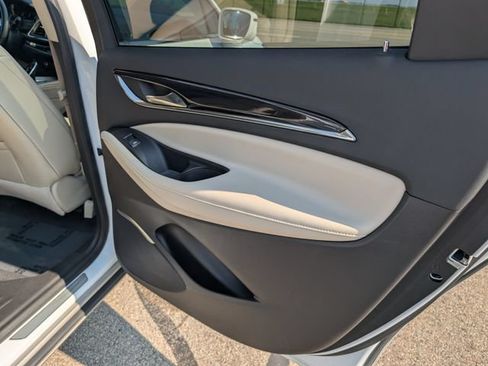 Used 2020 Buick Enclave Essence FWD image 7