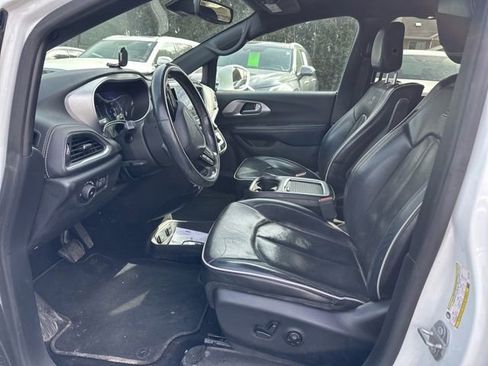 Used 2018 Chrysler Pacifica Limited w/ Advanced Safetytec Group image 21