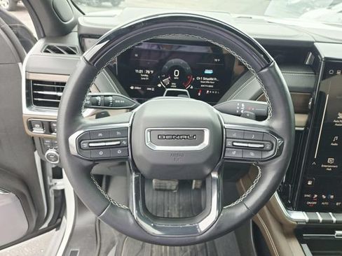 Used 2025 GMC Yukon Denali Ultimate AWD/4WD image 21