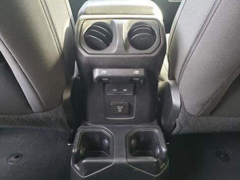 Used 2018 Jeep Wrangler Unlimited Sahara w/ Cold Weather Group image 20