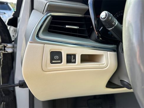 Used 2018 Cadillac XT5 Luxury image 21