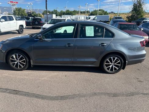 Used 2018 Volkswagen Jetta SE FWD image 8