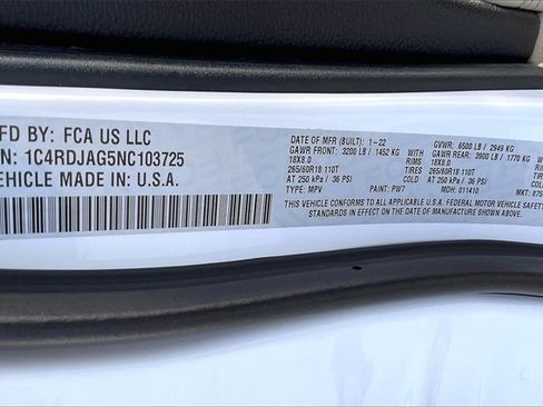 Used 2022 Dodge Durango SXT image 32