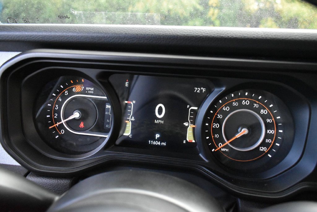 Used 2025 Jeep Wrangler Sport AWD/4WD image 17