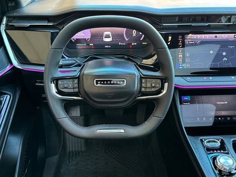 Used 2025 Jeep Wagoneer S Limited image 16