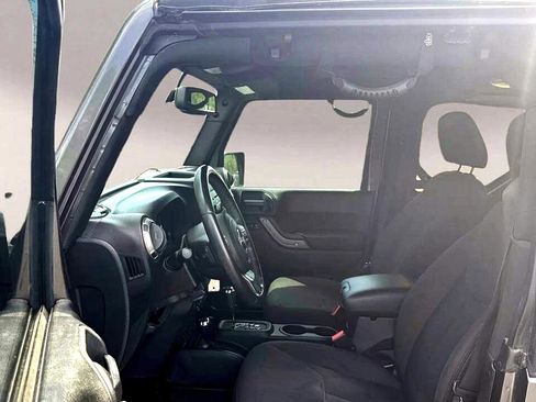 Used 2018 Jeep Wrangler Sport image 16