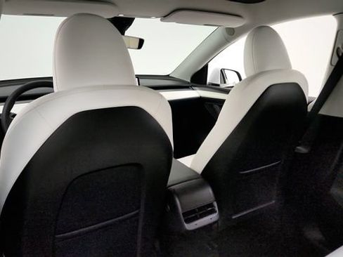 Used 2024 Tesla Model Y Performance AWD/4WD image 42