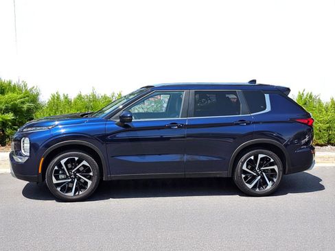 Used 2024 Mitsubishi Outlander SE Black Edition image 5