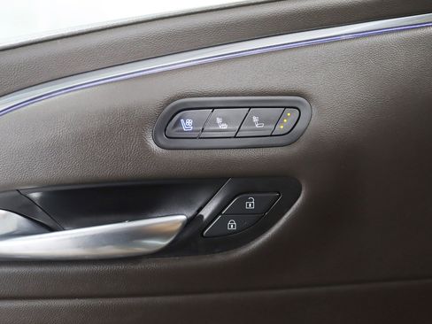 Used 2023 Cadillac Escalade ESV Premium Luxury image 39