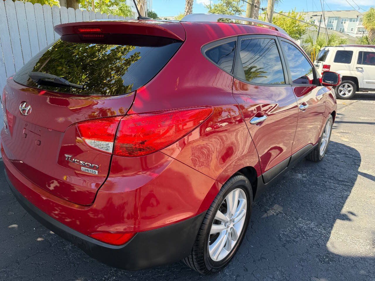 Used 2013 Hyundai Tucson Limited FWD image 11