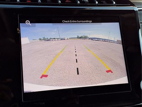 Used 2024 Jeep Grand Cherokee Laredo RWD image 11