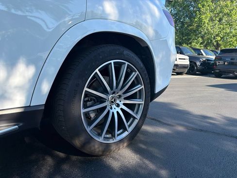 Used 2024 Mercedes-Benz GLS 580 4MATIC image 18
