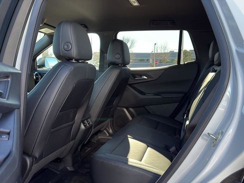 New 2026 Chevrolet Equinox LT w/ Convenience Package II image 8