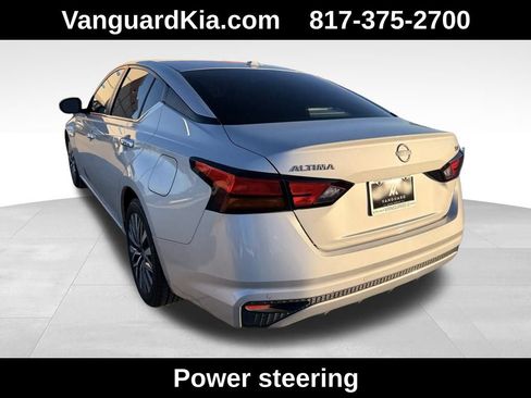 Used 2023 Nissan Altima 2.5 SV image 2