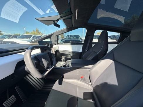 Used 2024 Tesla Cybertruck AWD Crew Cab image 7