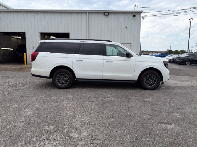 Used 2025 Ford Expedition Max Active AWD/4WD image 6