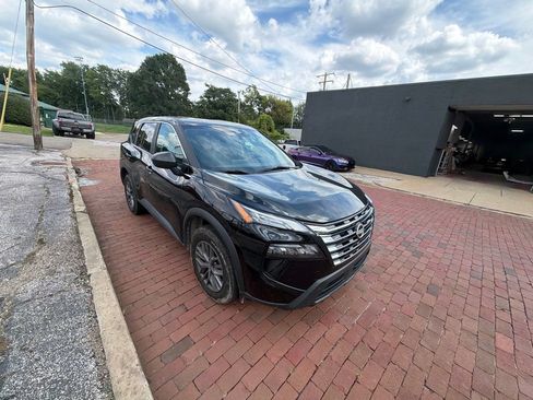 Used 2024 Nissan Rogue S FWD image 5