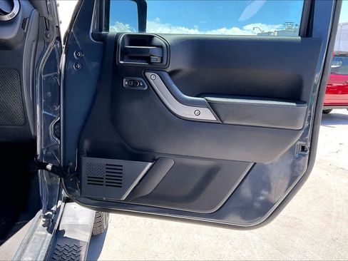 Used 2016 Jeep Wrangler Unlimited Sport AWD/4WD image 28