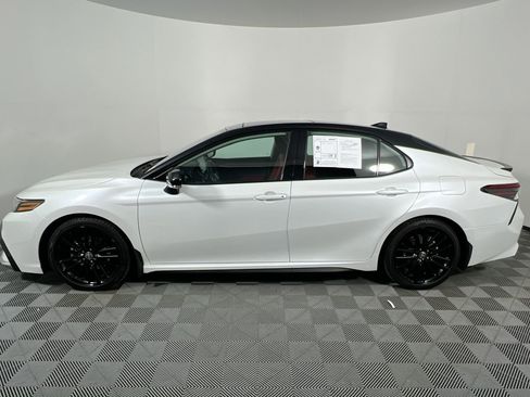 Used 2021 Toyota Camry XSE image 6