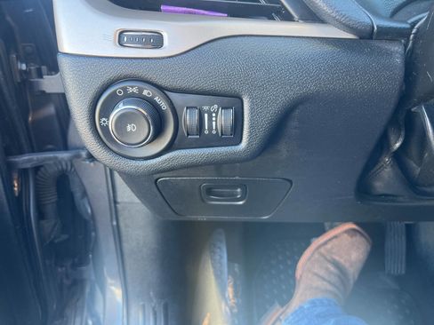 Used 2018 Jeep Cherokee Latitude image 21