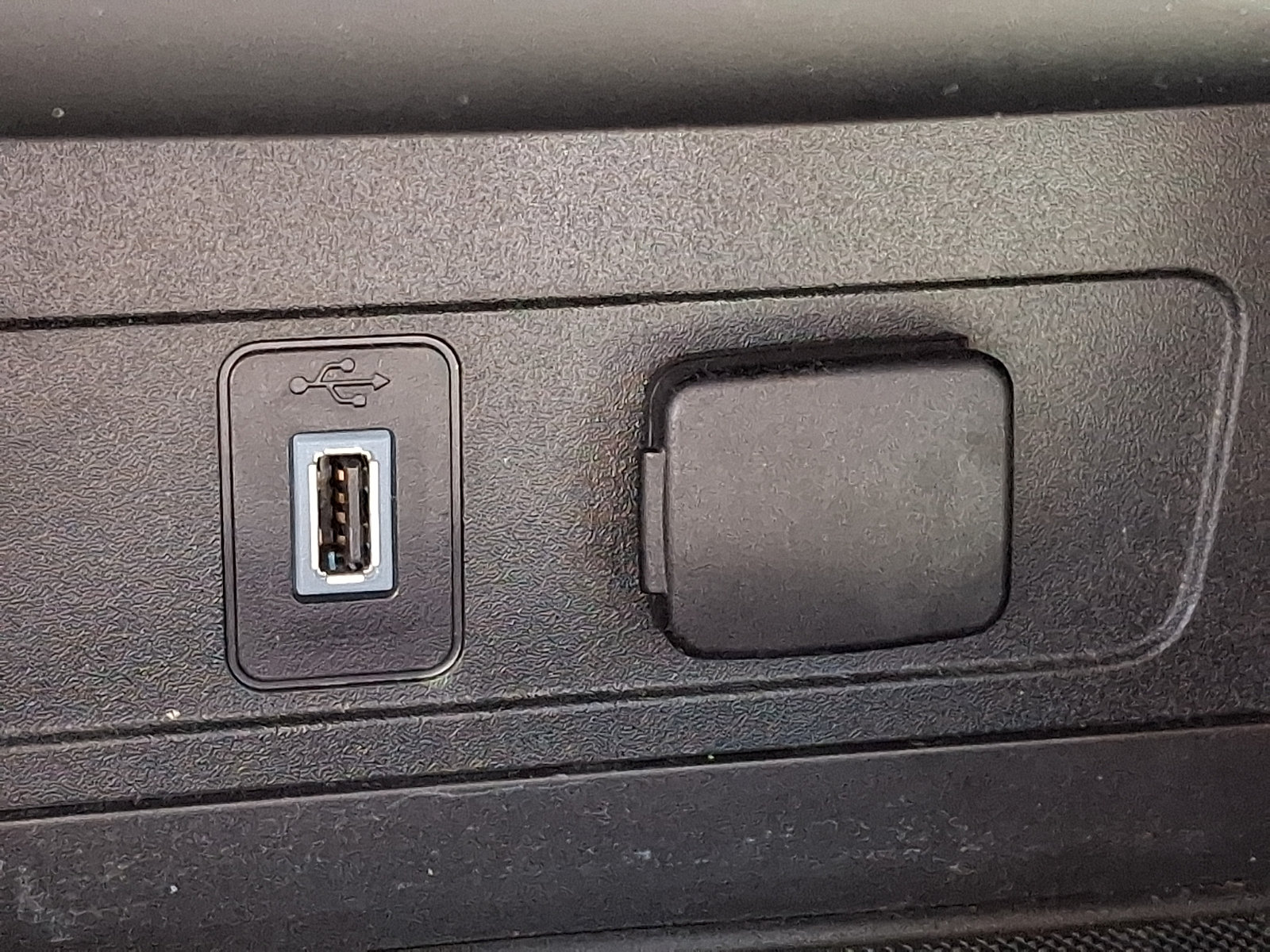 Used 2019 Ford Escape S FWD image 25