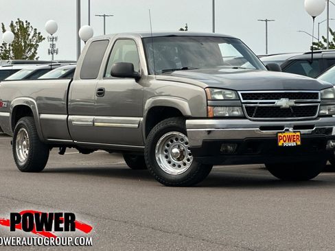 Used 2006 Chevrolet Silverado 1500 LT w/ Light Duty Power Package AWD/4WD image 1